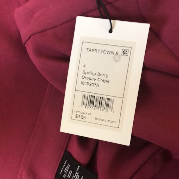 Theory Tarrytown Short NWT - Picture 6 of 6